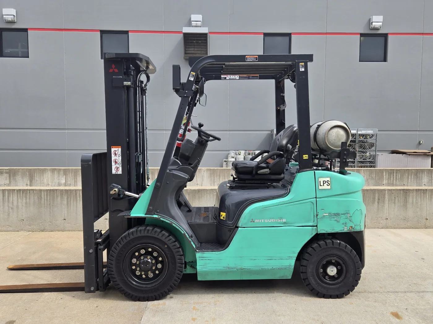 2020 Mitsubishi FG25N