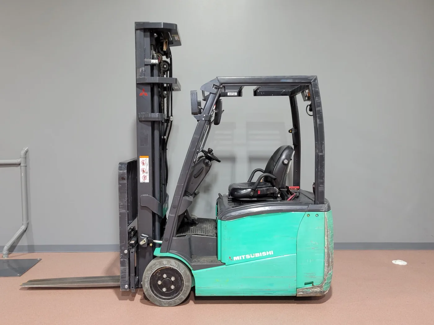 2017 Mitsubishi FB18PNT