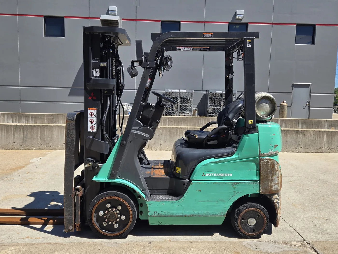 2020 Mitsubishi FGC20N4