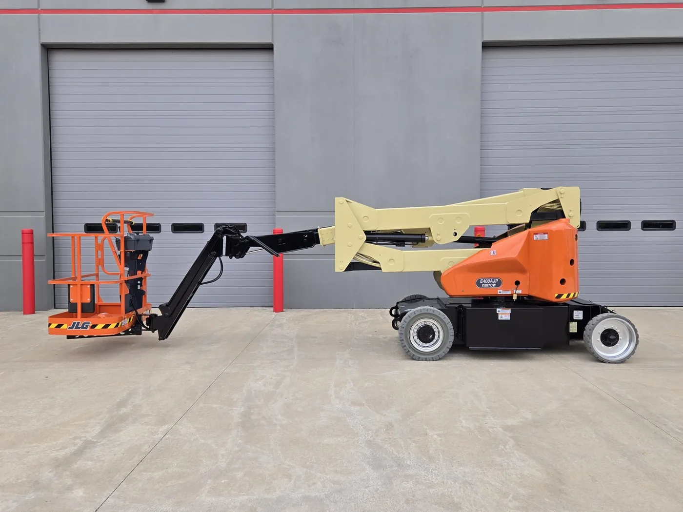 2016 JLG E400AJPN