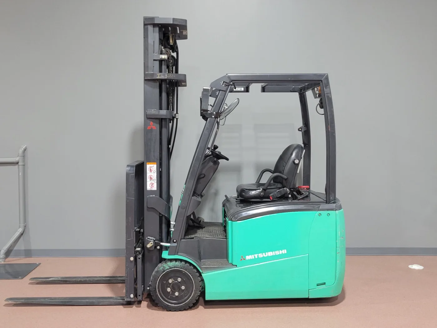 2017 Mitsubishi FB18PNT